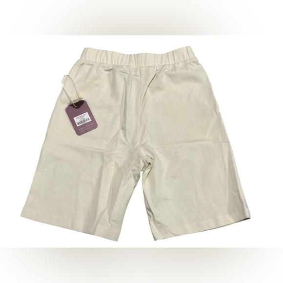2 for $14 - Organic cotton toddler essential shorts 4-5T (120) cream - Picture 2 of 2